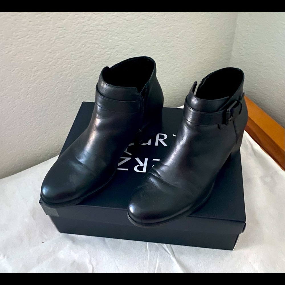 Naturalizer Black Leather ankle booties